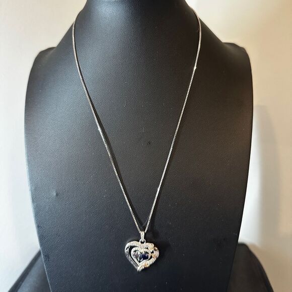 NIB Sterling silver, possibly gold plated, heart necklace with cz diamonds! - Picture 4 of 11